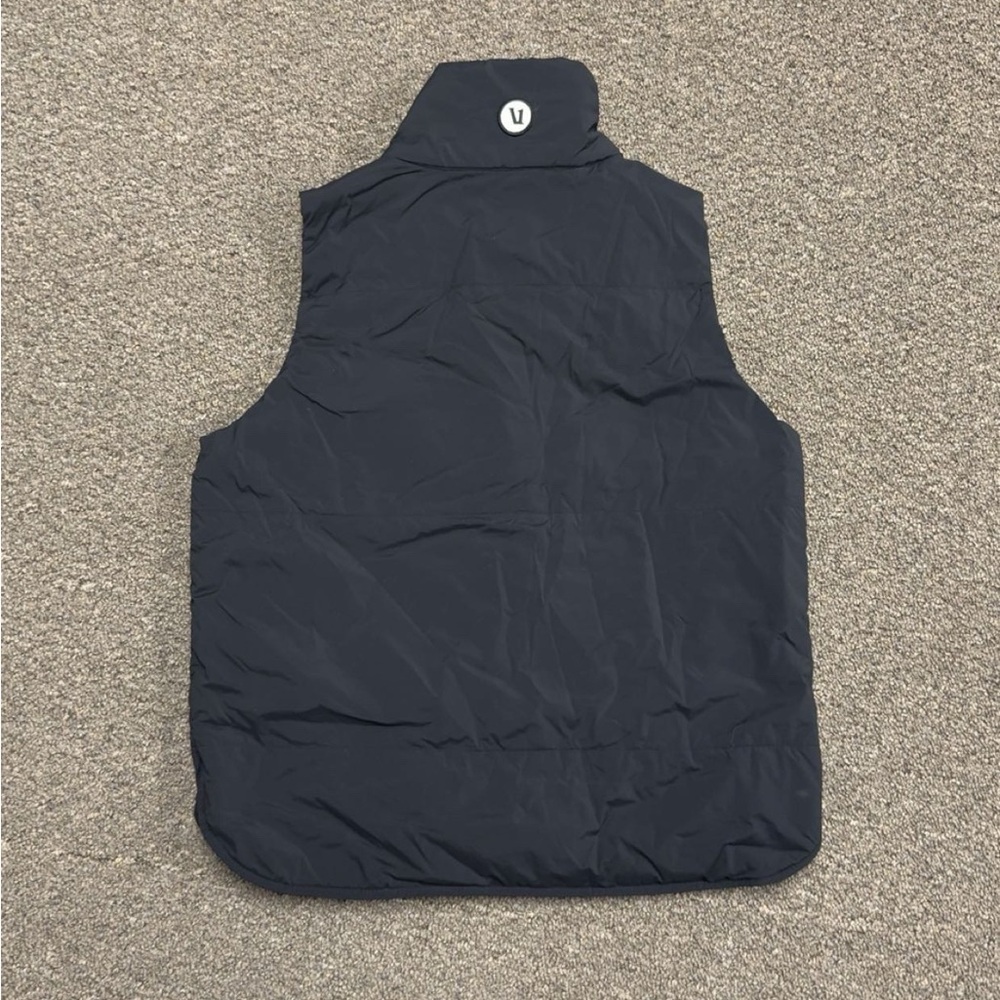 Vuori Canyon Insulated Vest in Black - Picture 4 of 7